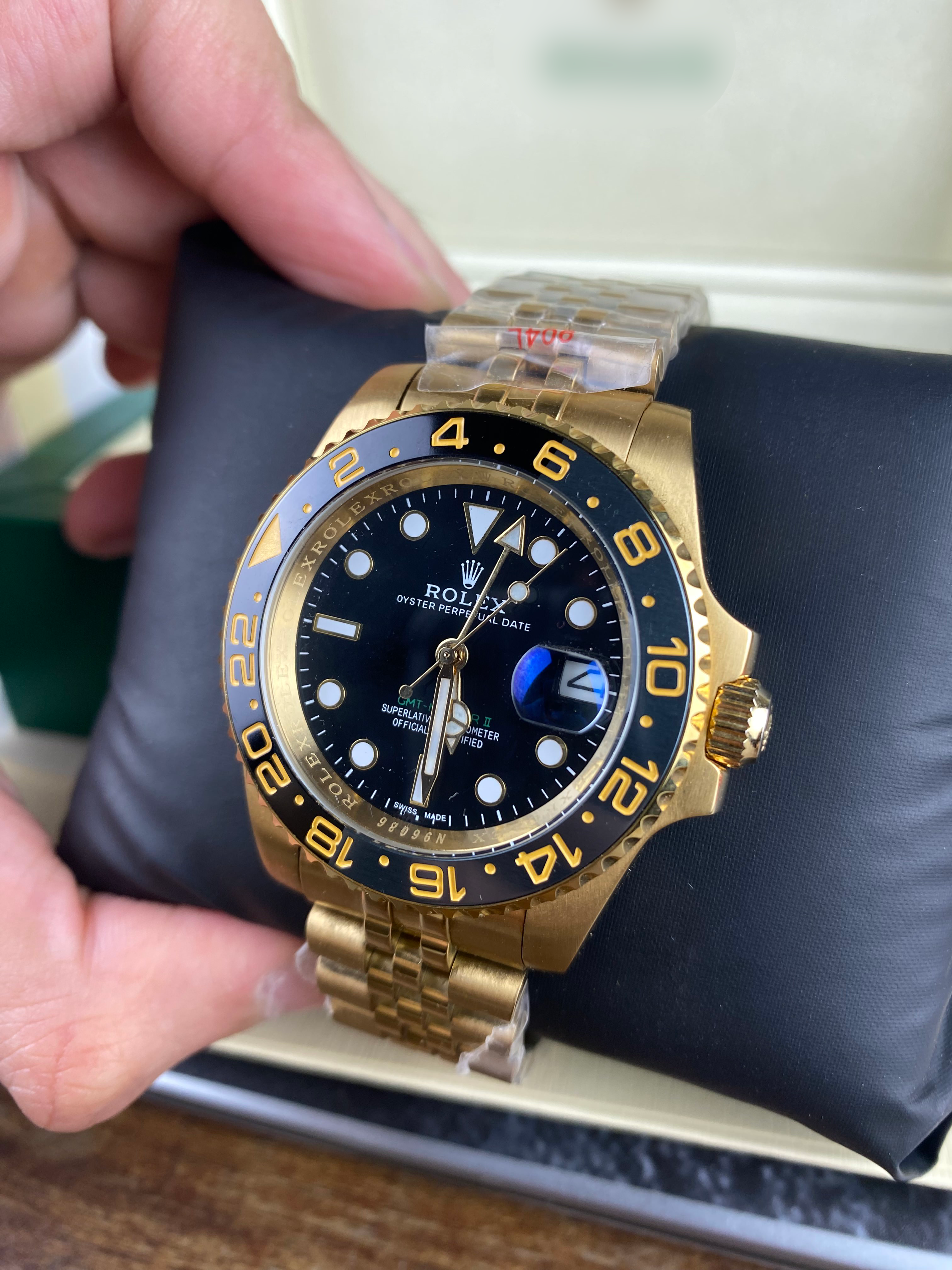 Rolex GMT-Master II Gold – Elite Executive Statement