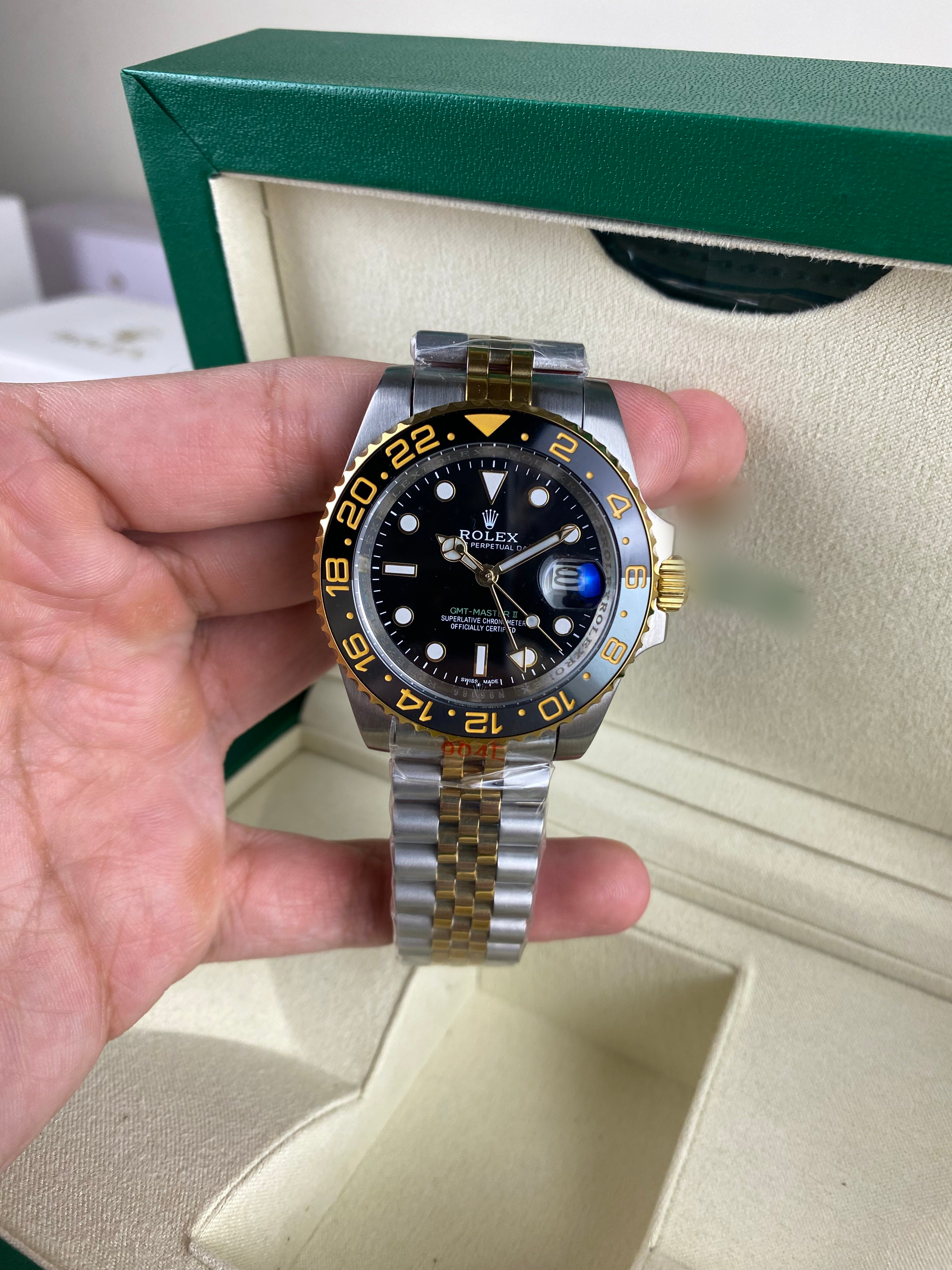 RLX TWO-TONE GMT MASTER – CLASSIC EXECUTIVE TIMEPIECE