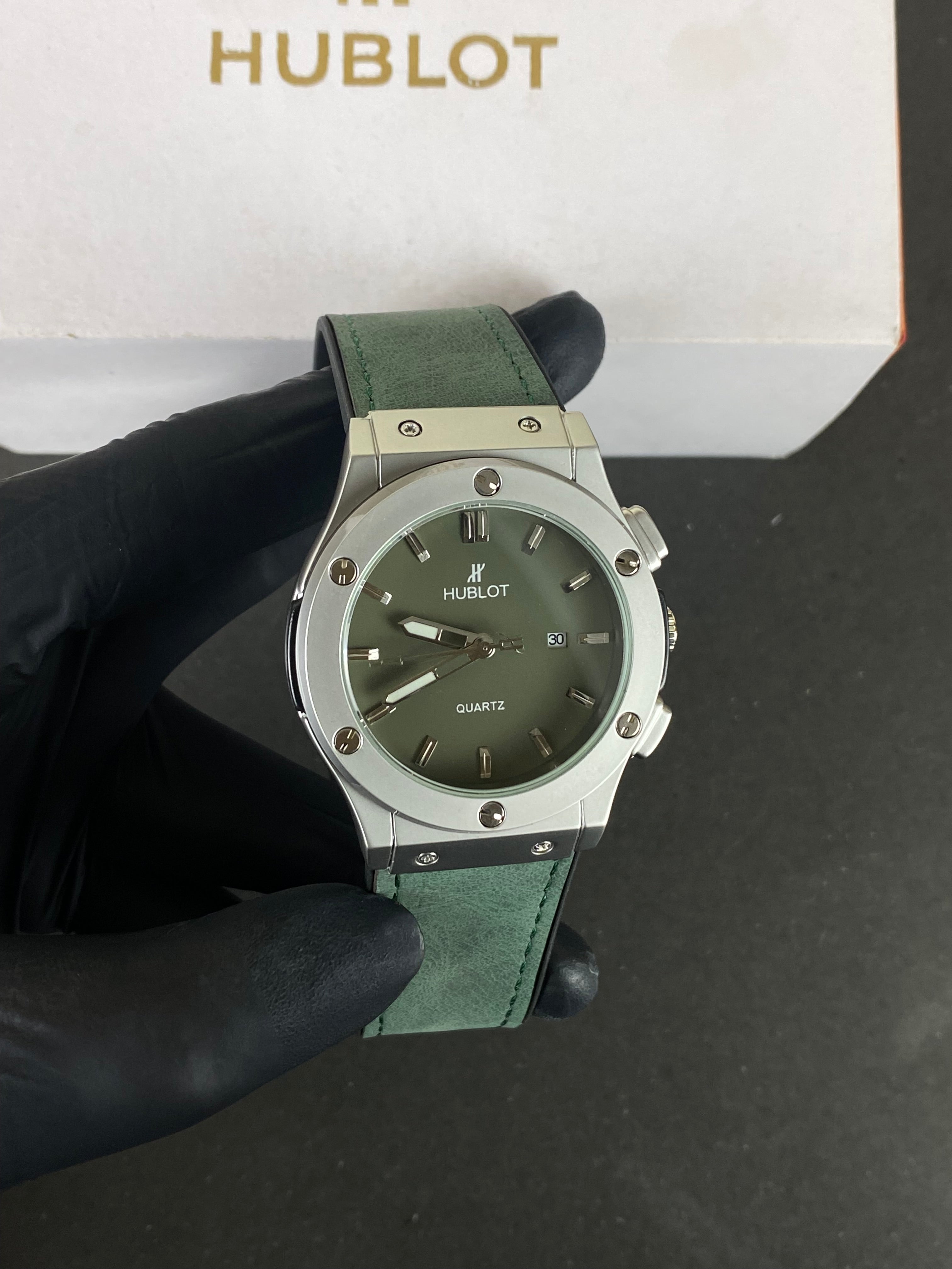 HUBLOT Classic fusion (Titanium Green)