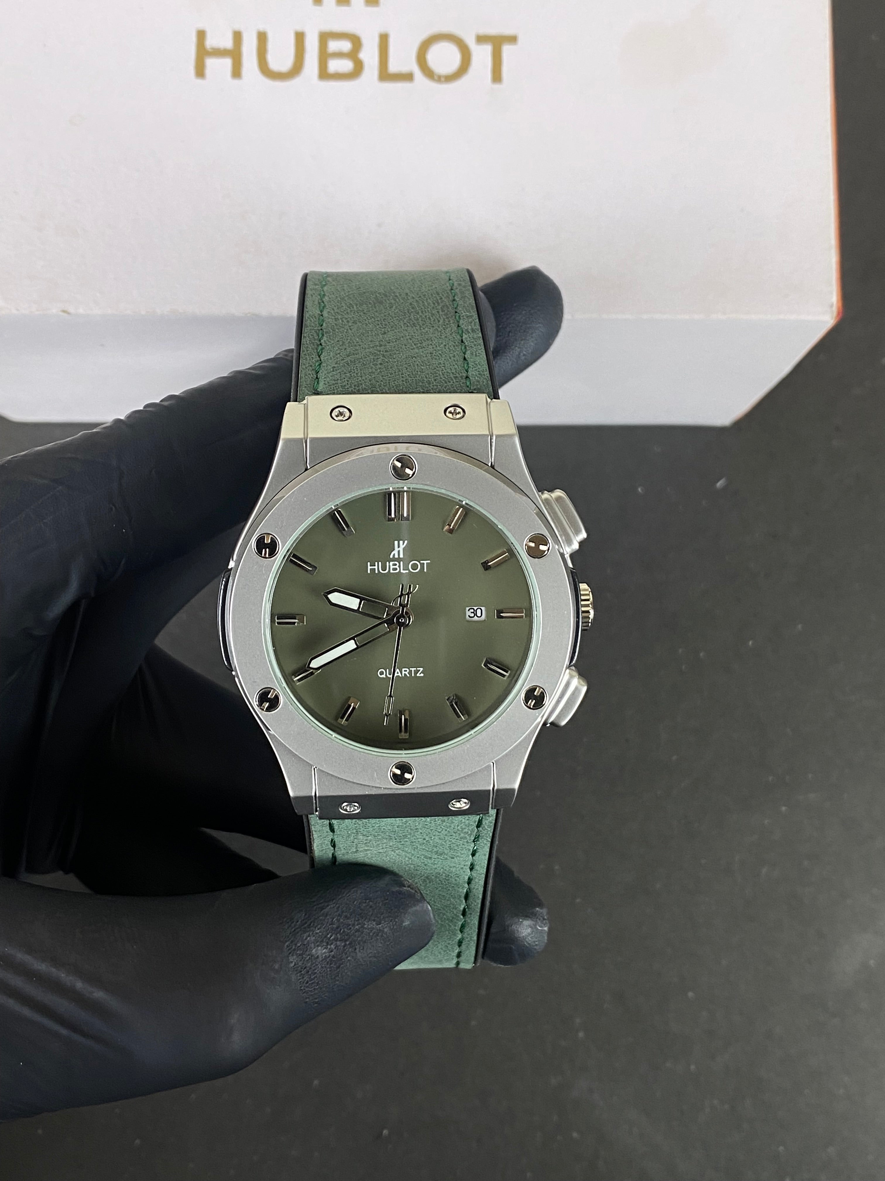 HUBLOT Classic fusion (Titanium Green)