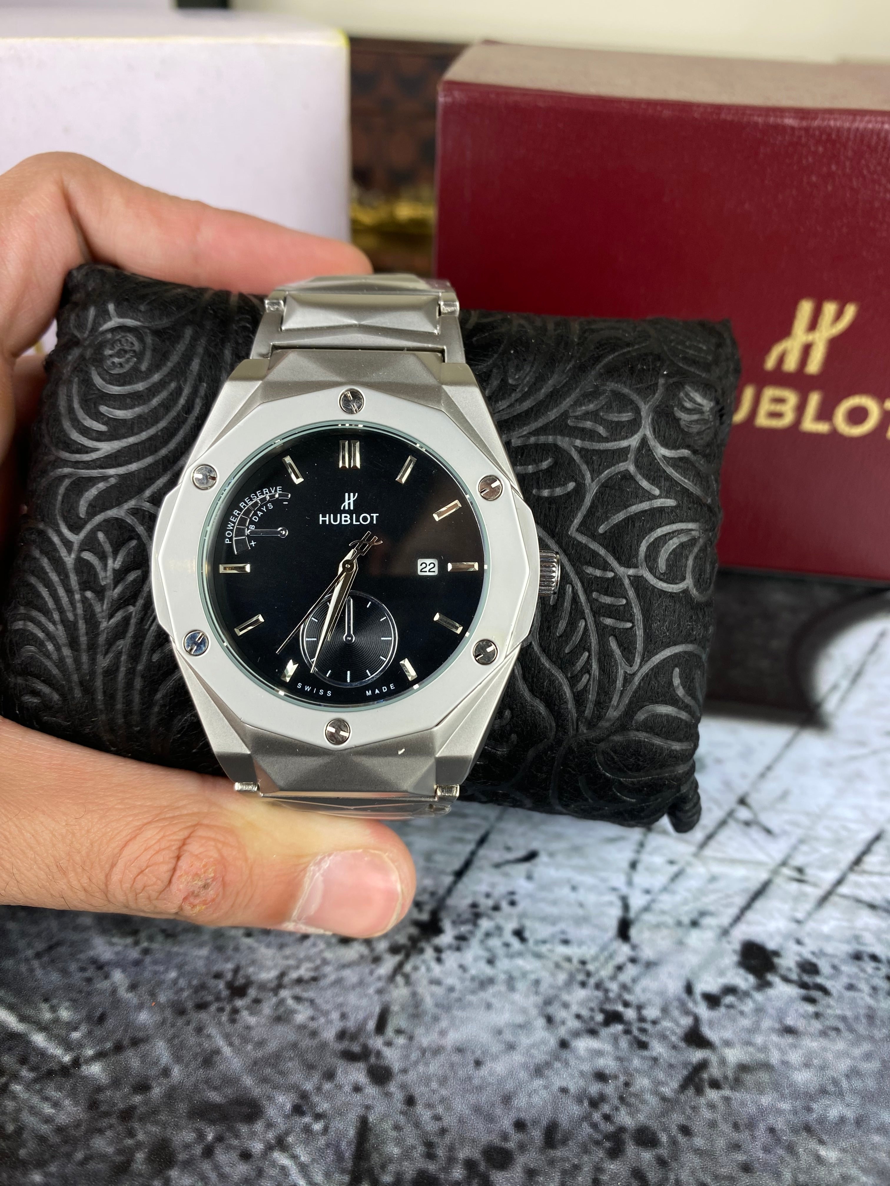 HUBLOT Classic Fusion Power Reserve – Titanium Steel Edition
