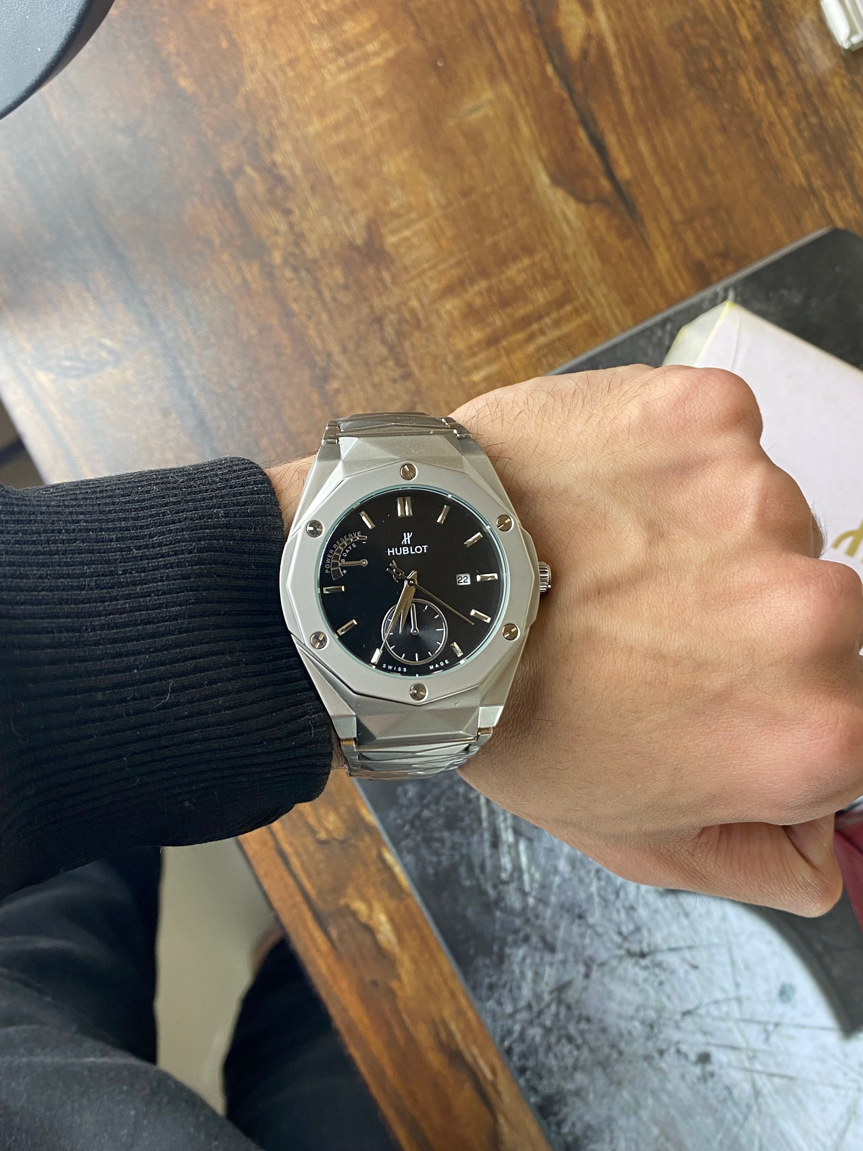 HUBLOT Classic Fusion Power Reserve – Titanium Steel Edition