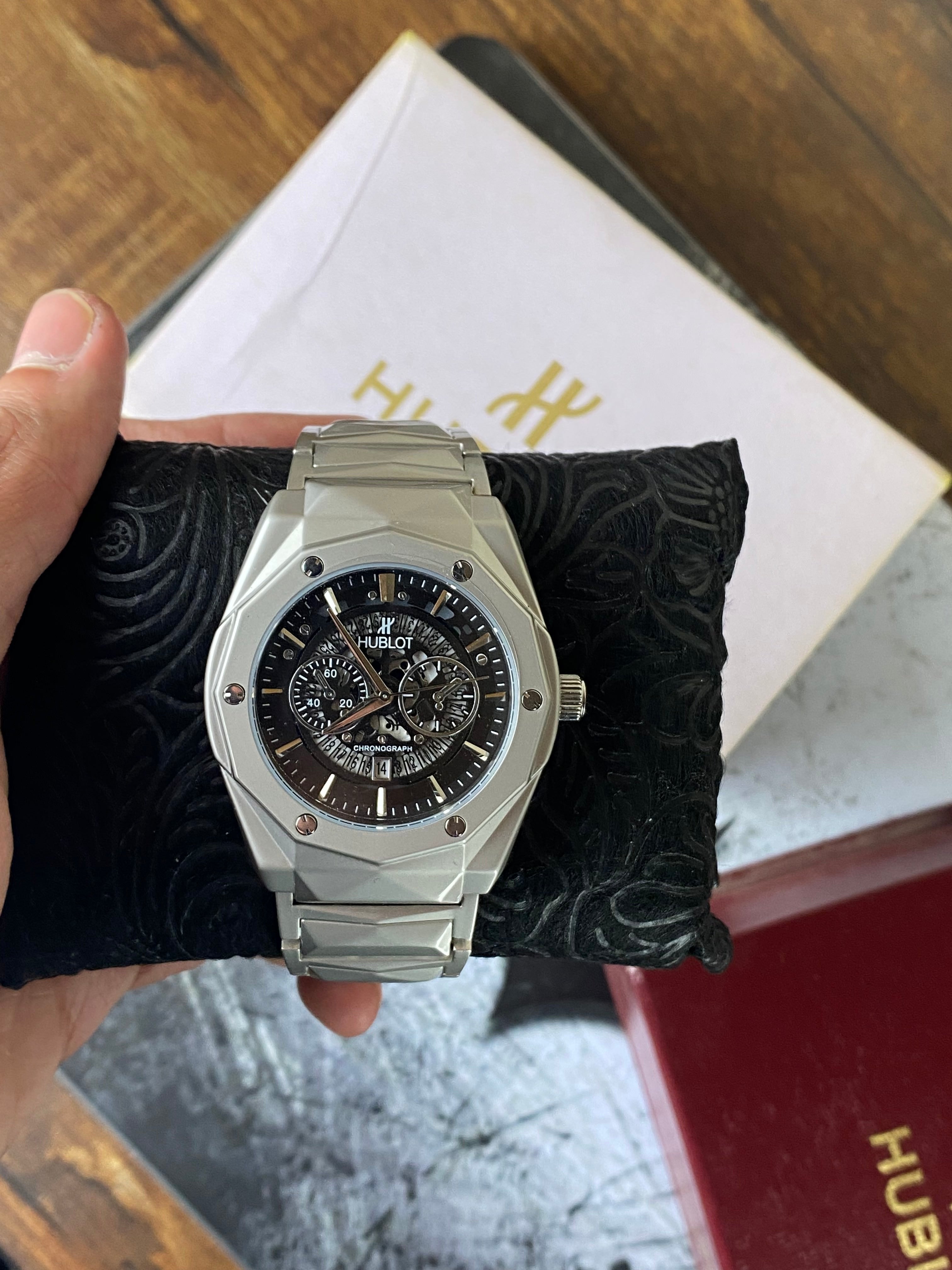 HUBLOT Obsidian Edge Chronograph – Steel Fusion Edition