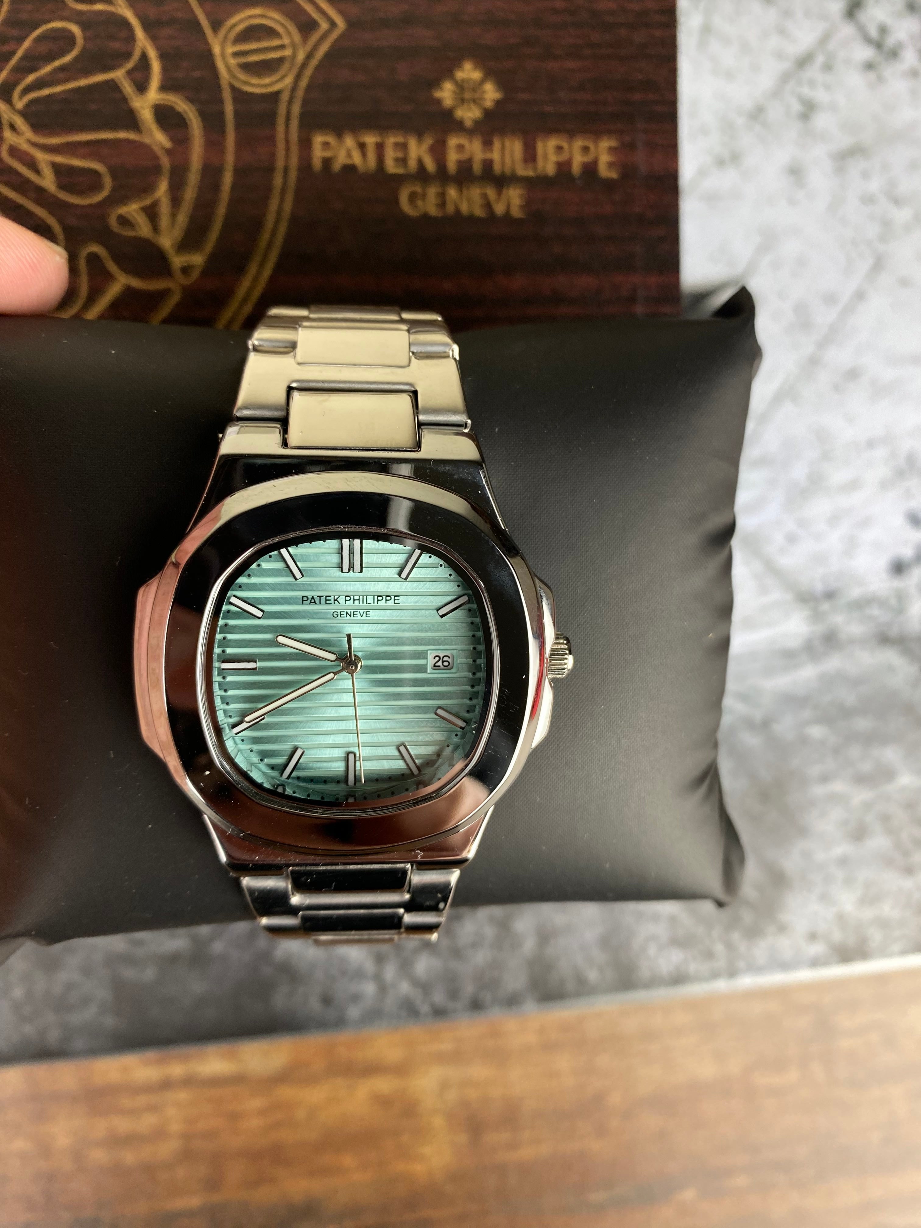 PP – Turquoise Horizontal Dial