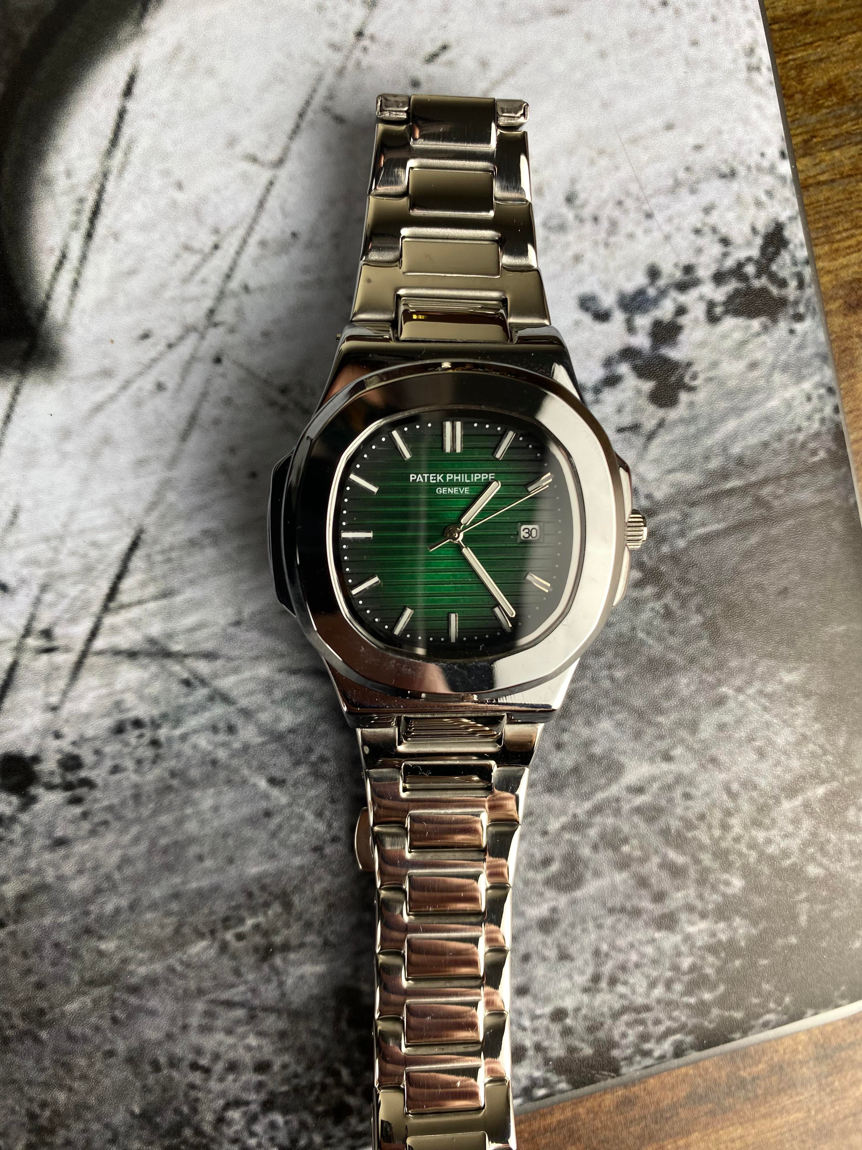 PP – Emerald Green Horizontal Dial