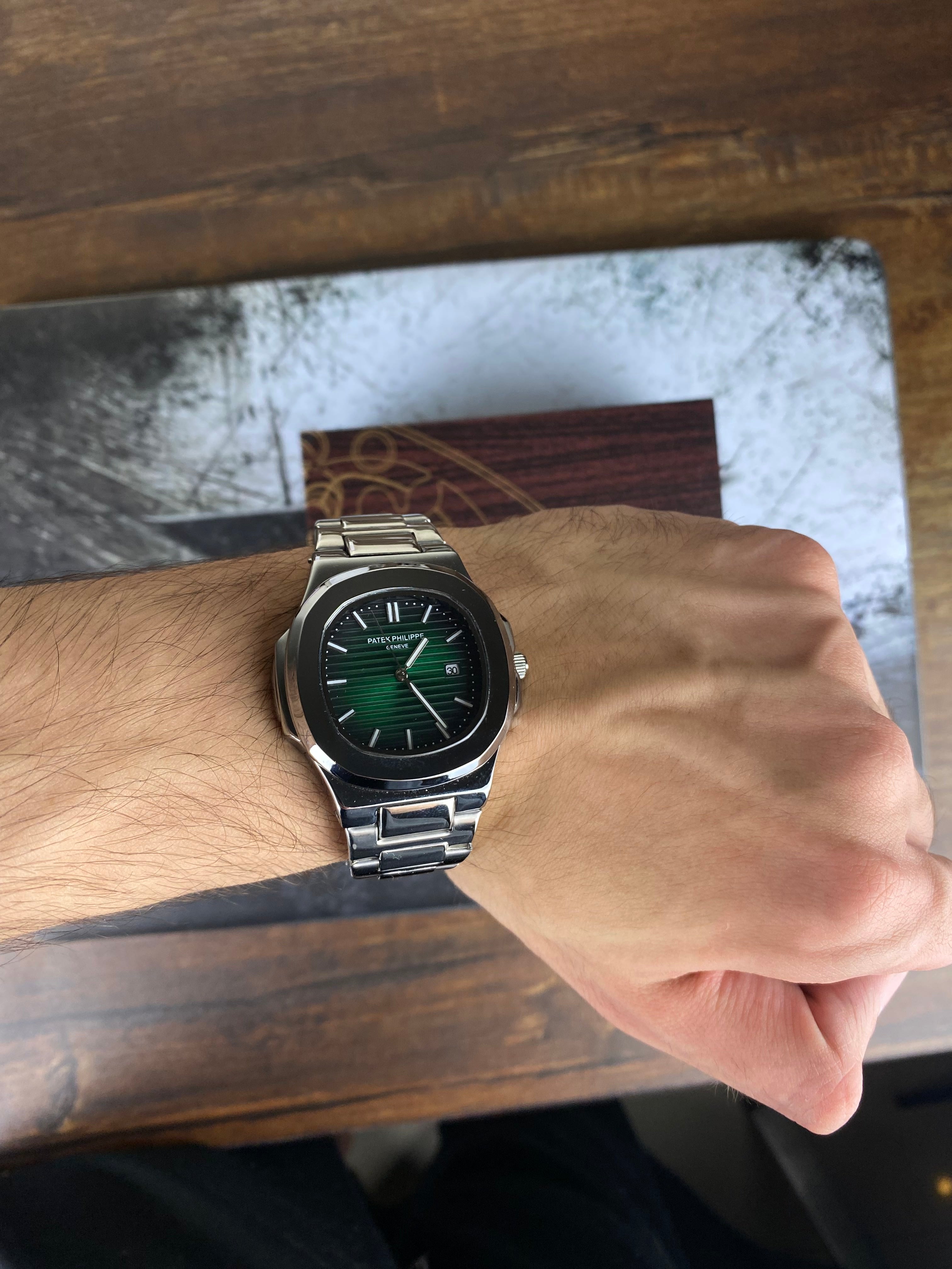 PP – Emerald Green Horizontal Dial