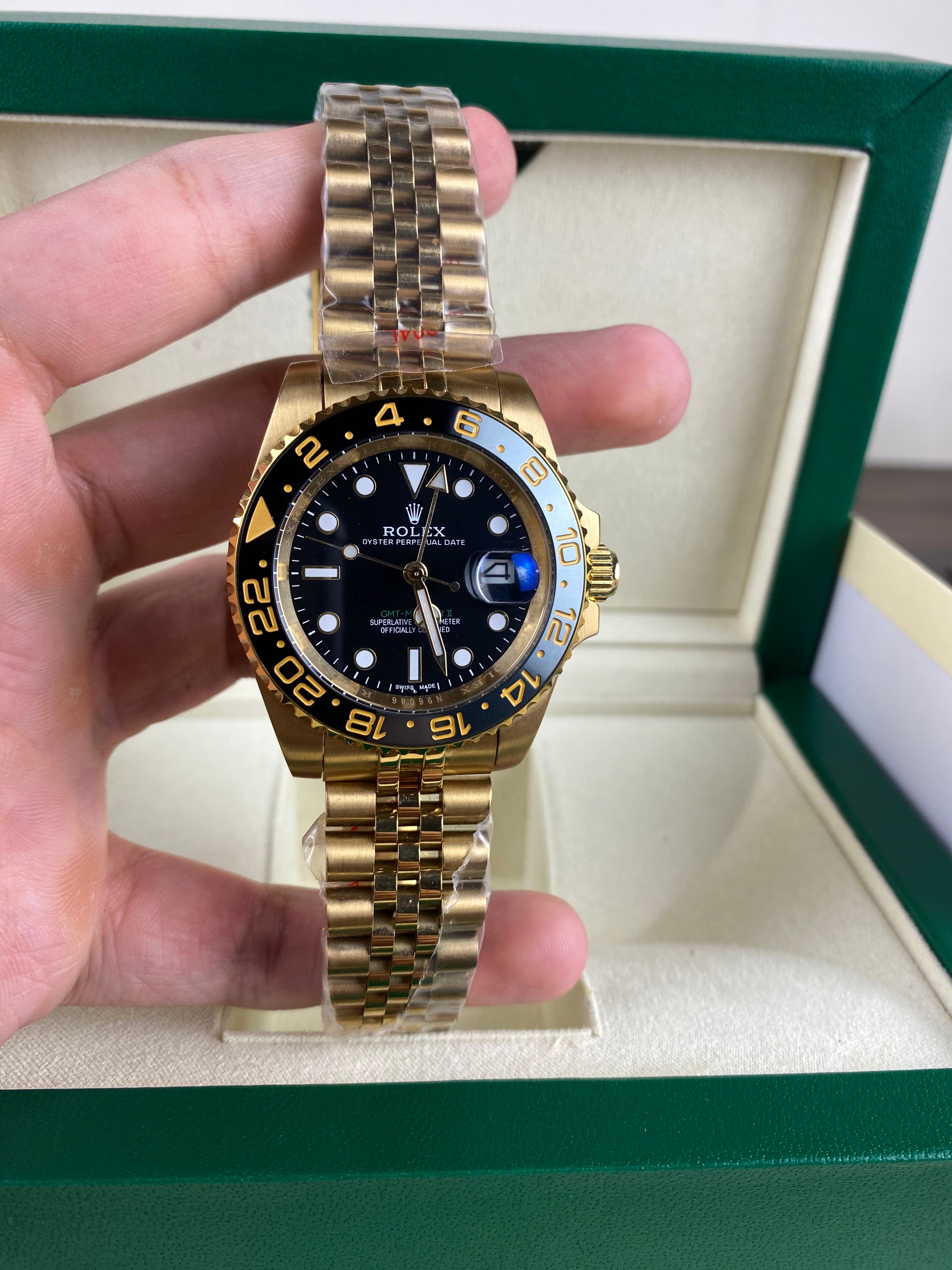 Rolex GMT-Master II Gold – Elite Executive Statement