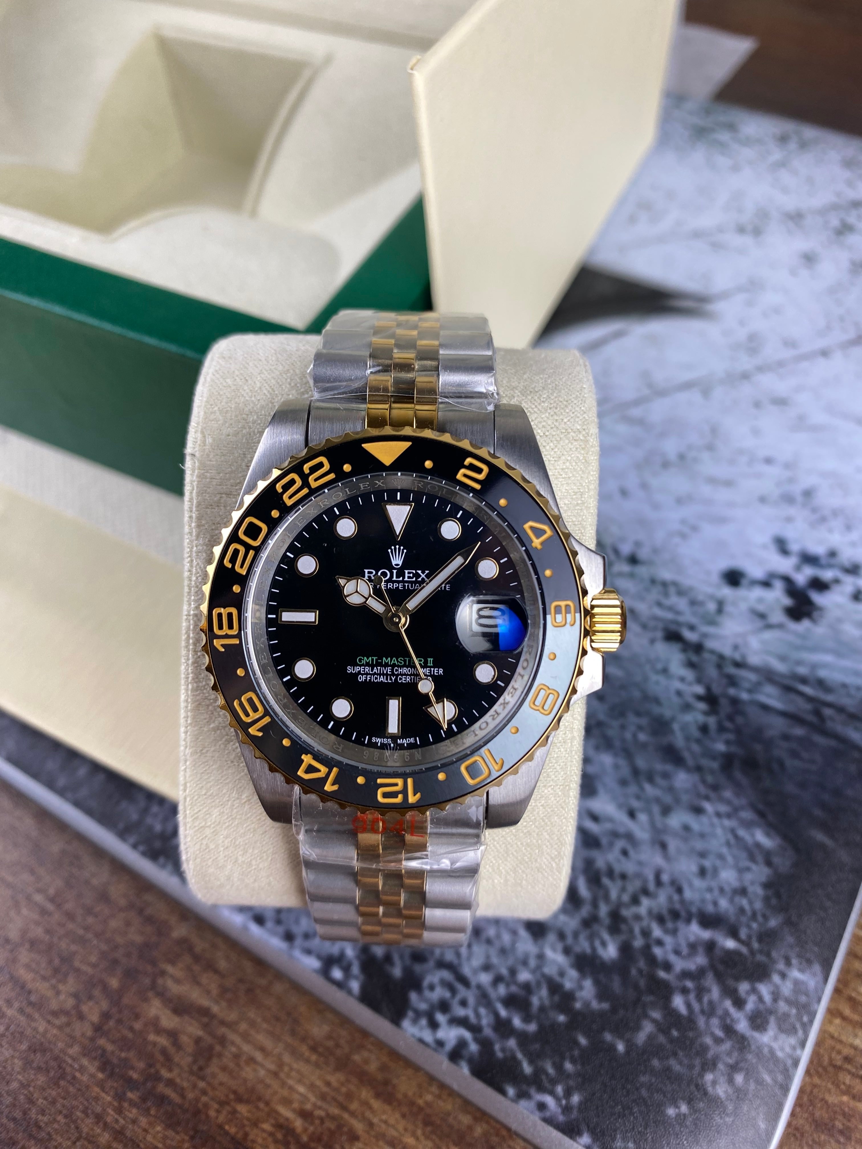 RLX TWO-TONE GMT MASTER – CLASSIC EXECUTIVE TIMEPIECE