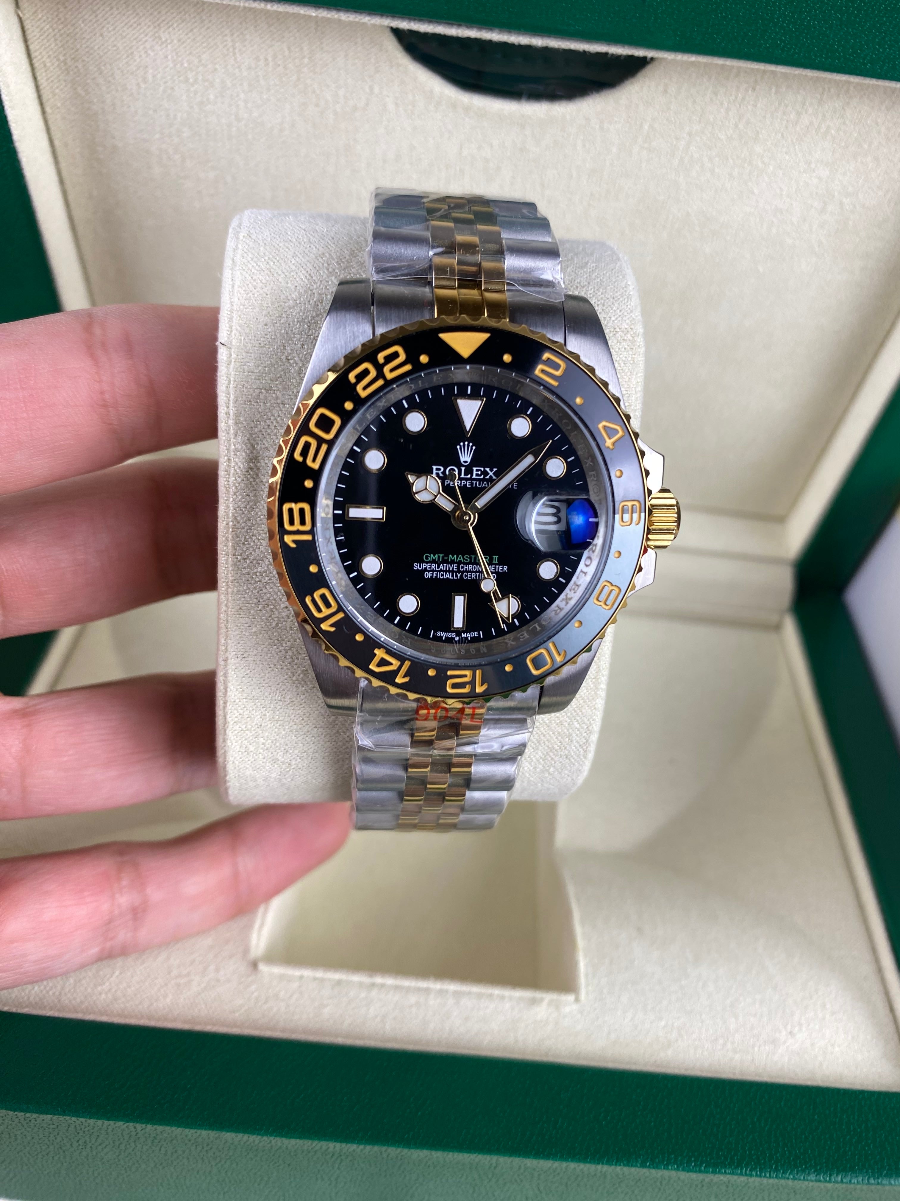 RLX TWO-TONE GMT MASTER – CLASSIC EXECUTIVE TIMEPIECE
