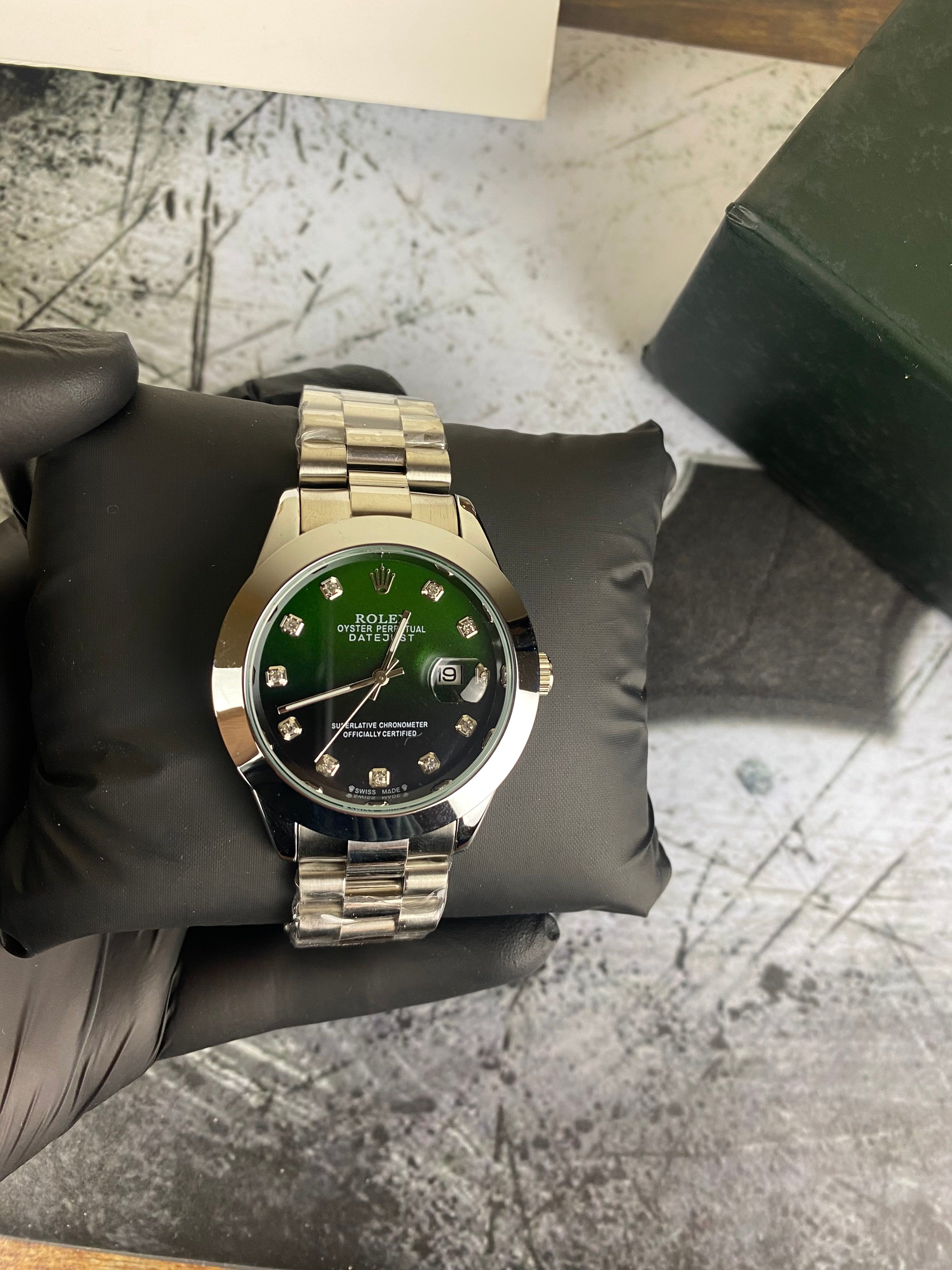 RLX – Royal Emerald Green Diamond Date Quartz Dial
