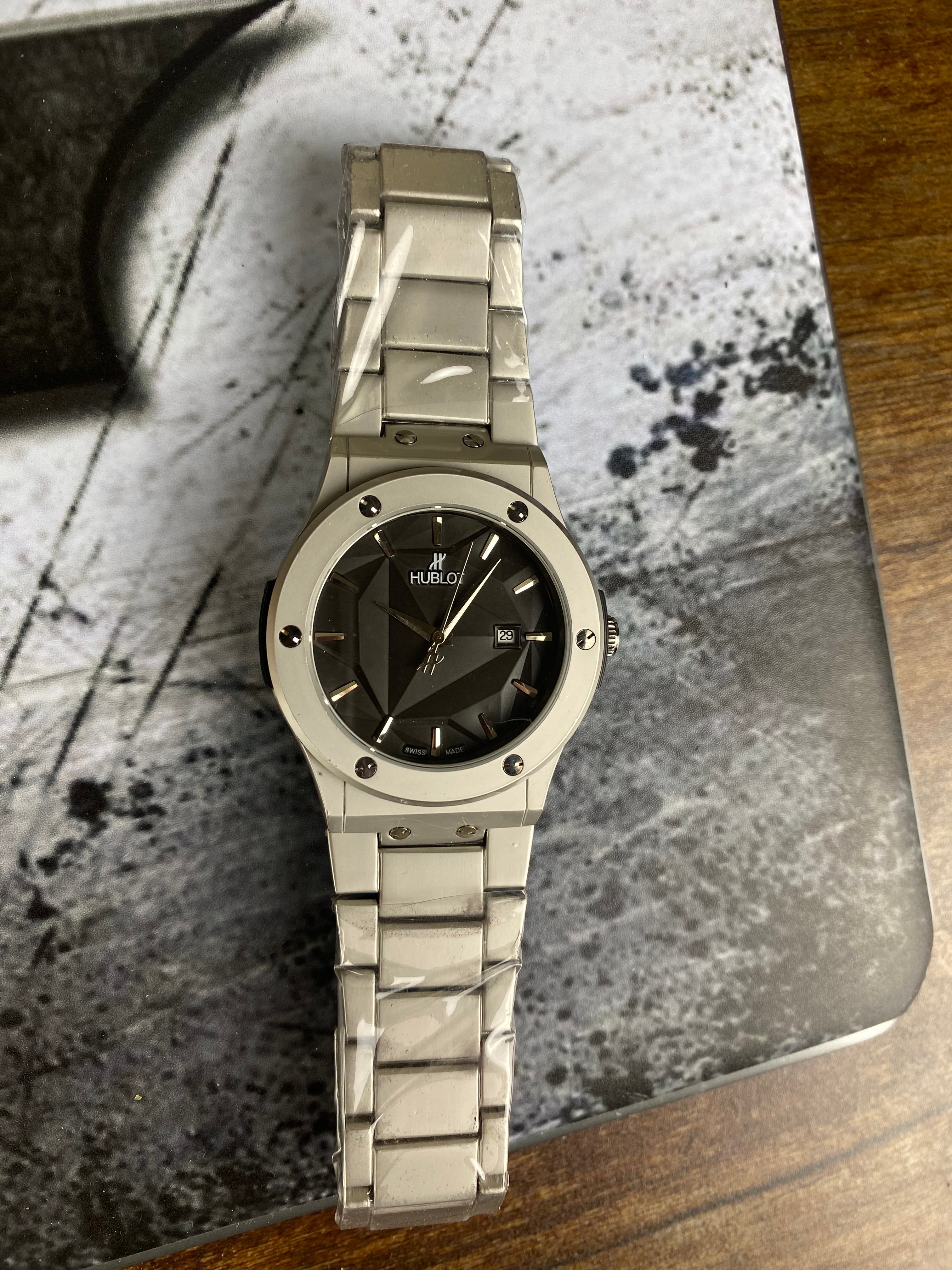 ⌚ HBL CLASSIC FUSION – CRYSTAL DIAL STEEL EDITION