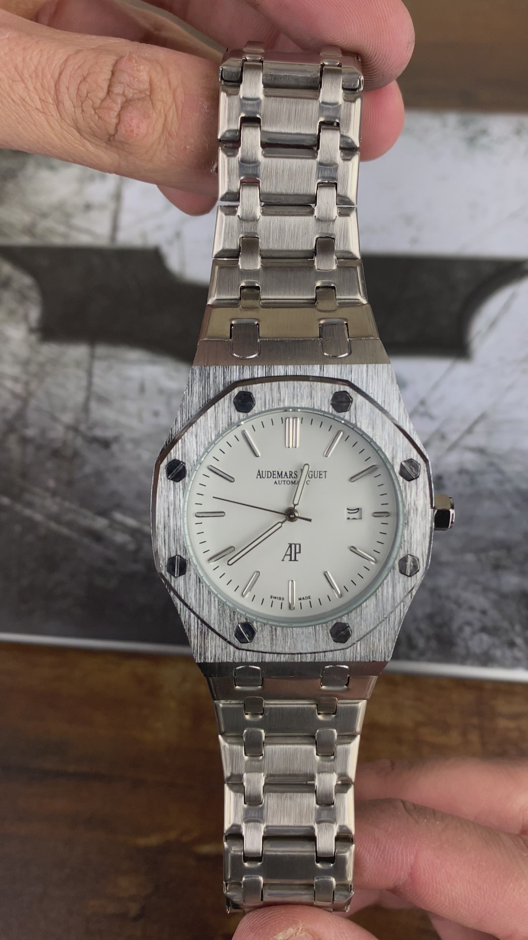 Load video: AP Royal Silver Classic