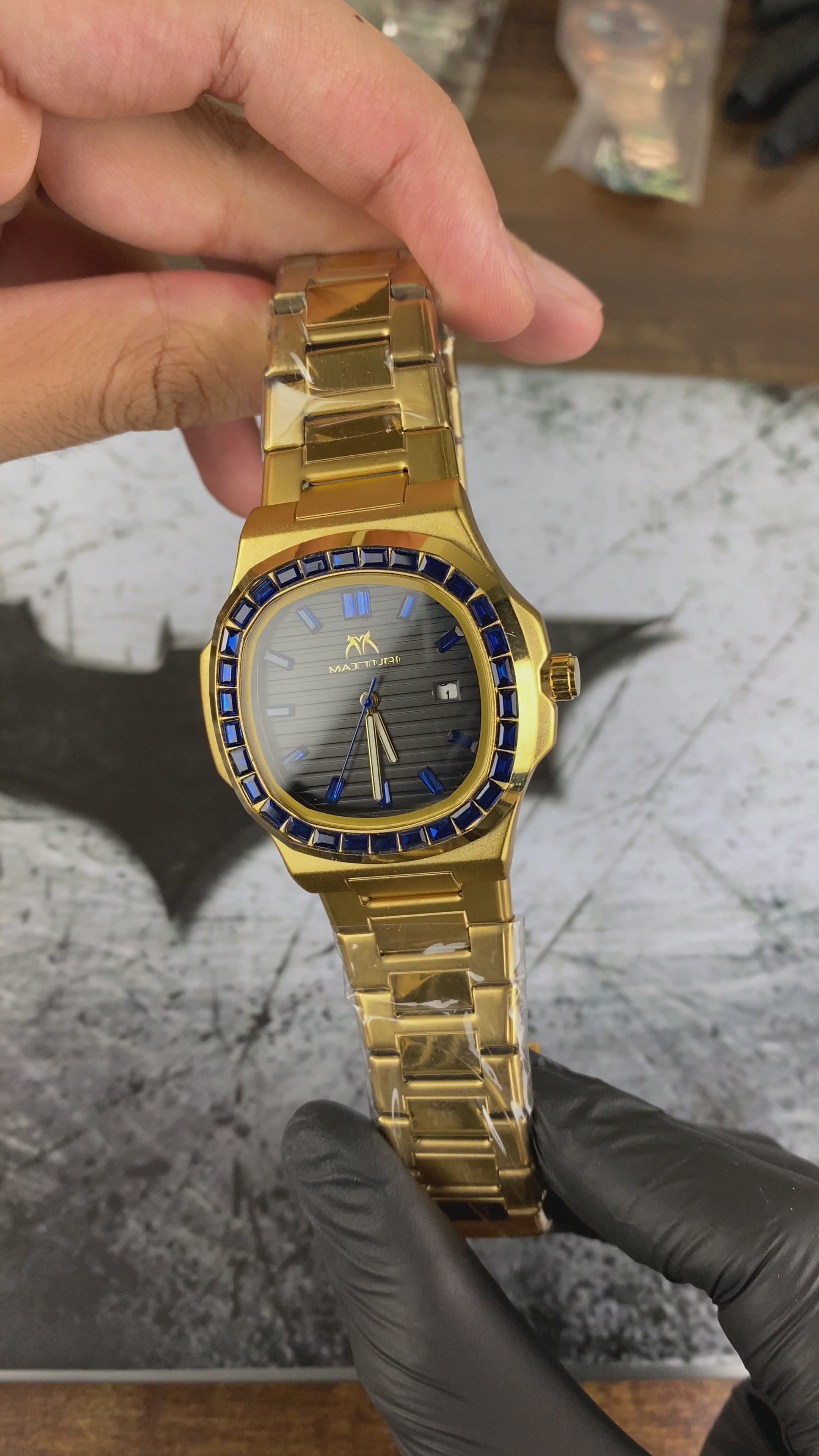 Load video: ⌚ MATWISH ROYAL EDGE – BLUE CRYSTAL GOLD EDITION