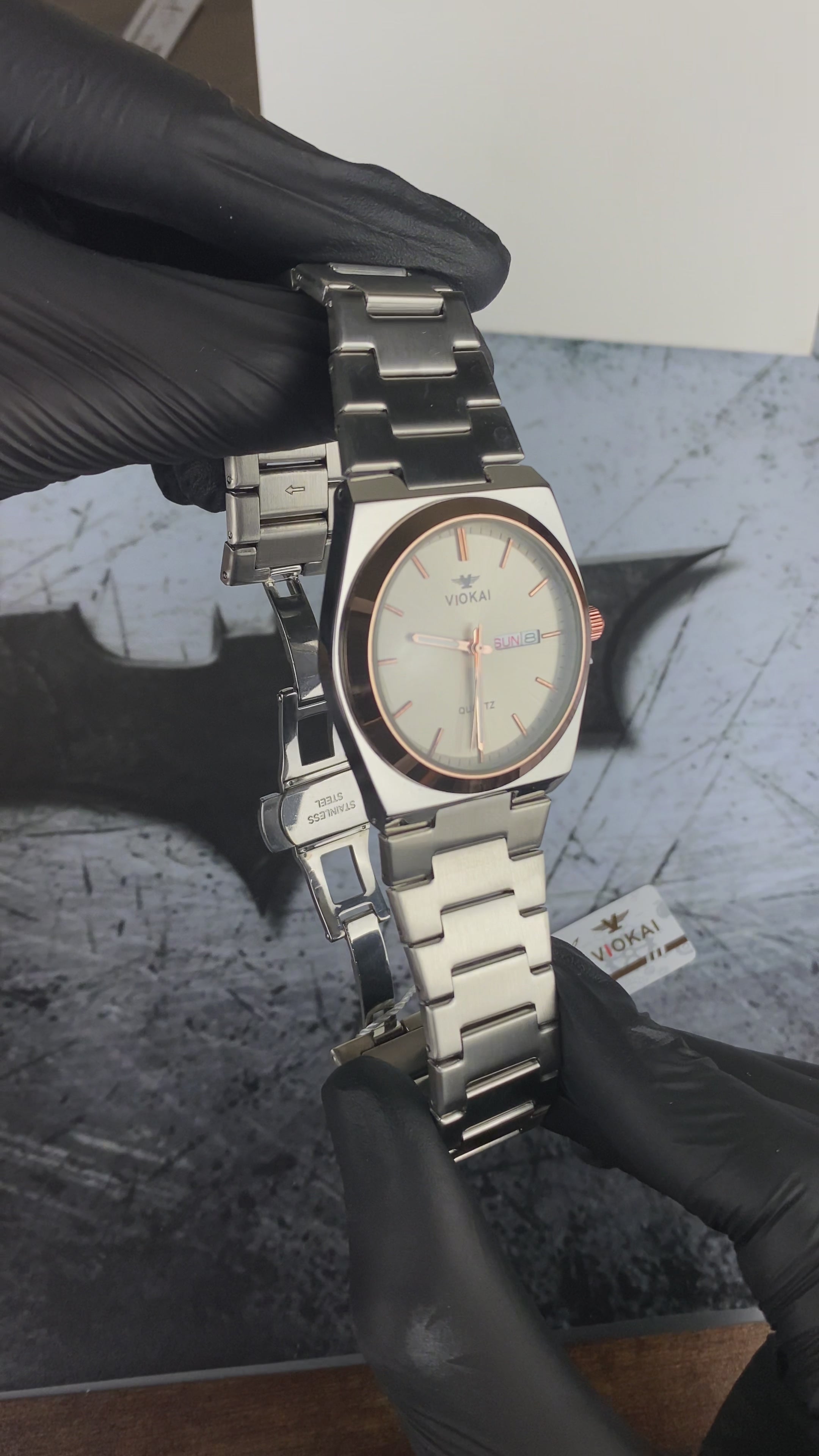 Load video: VIOKAI – Classic Champagne Elegance Dial