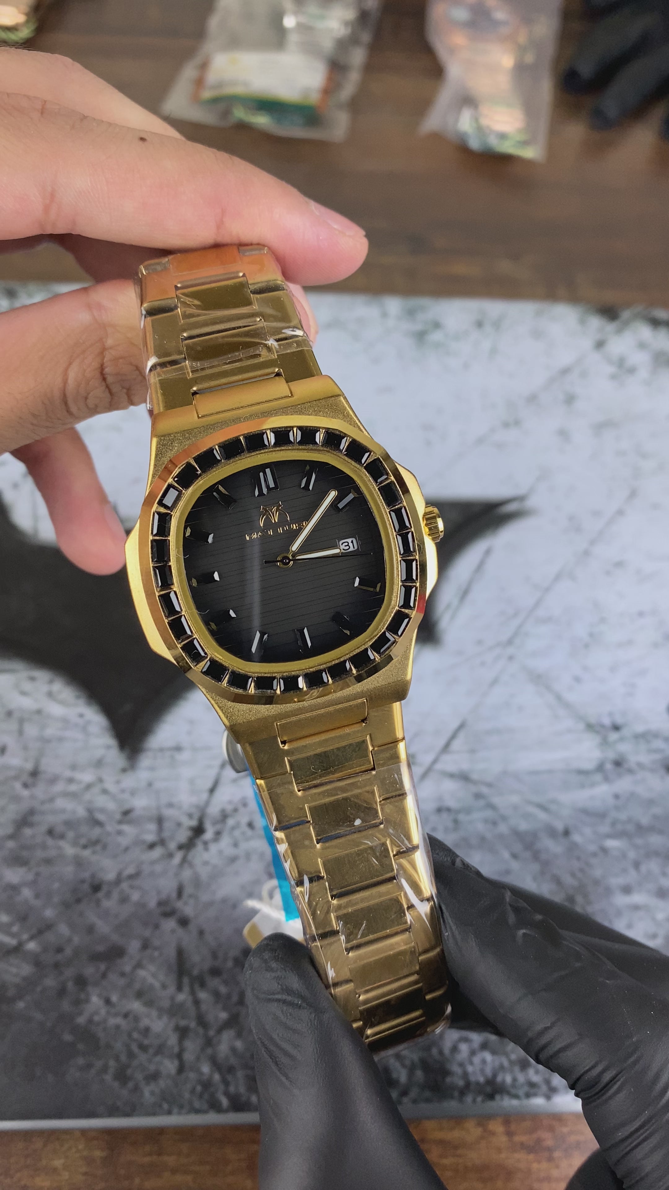 Load video: ⌚ MATWISH ROYAL EDGE – BLACK CRYSTAL GOLD EDITION