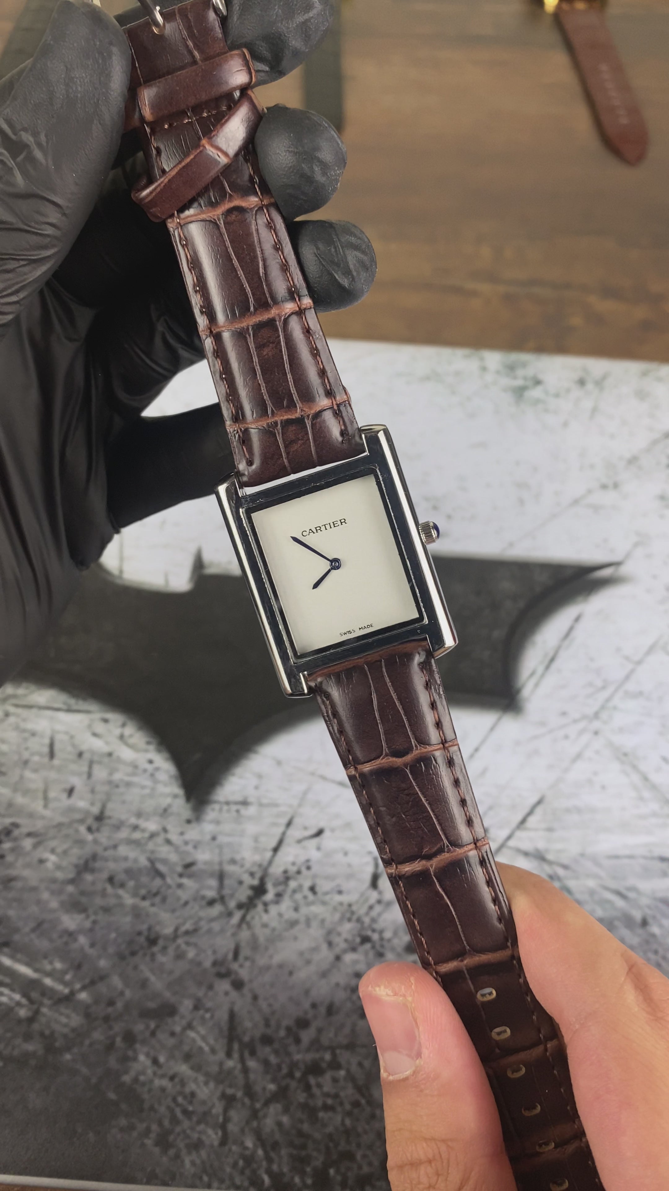 Load video: ⌚ CARTIER Tank Classic – Brown Leather Edition