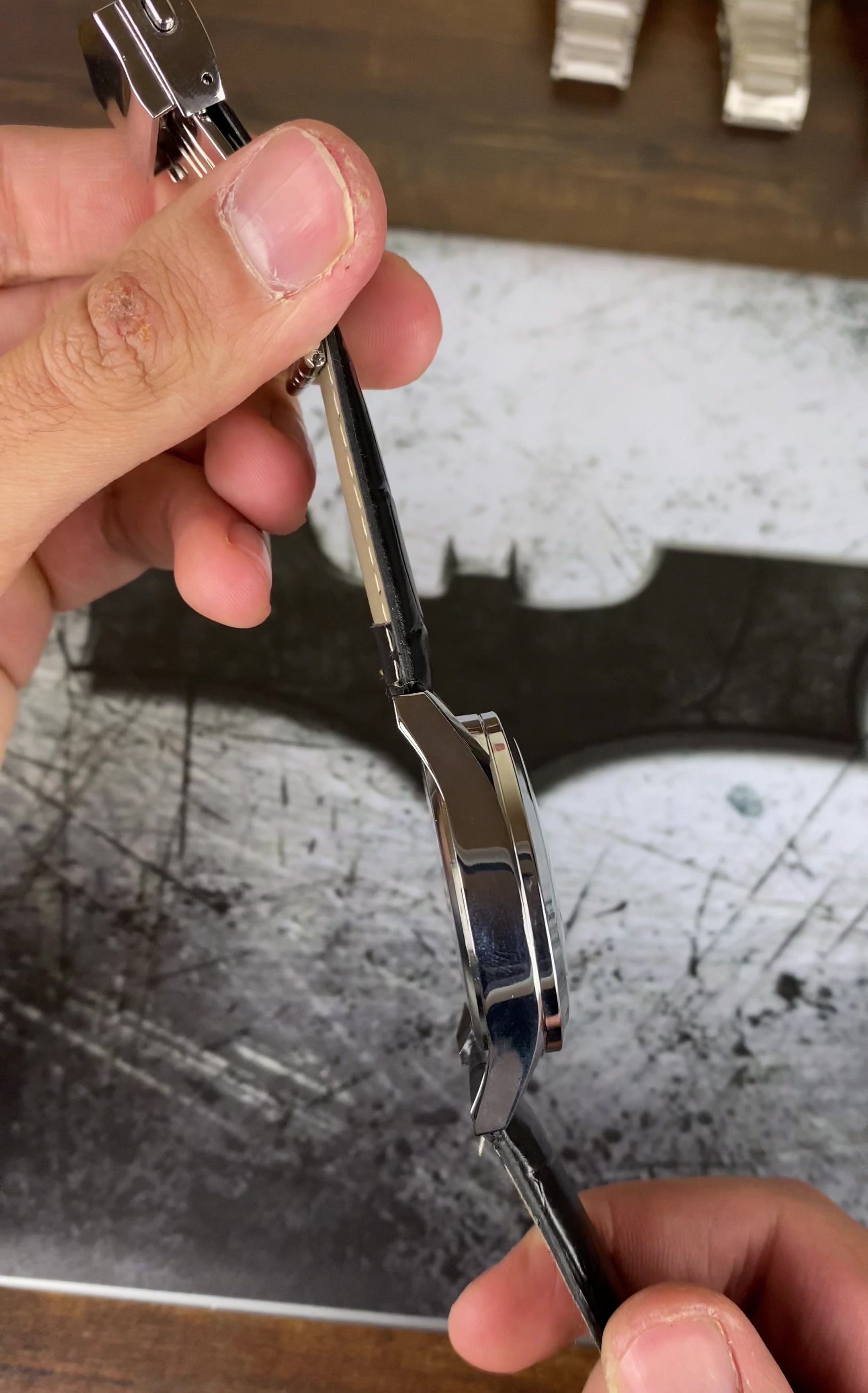 Load video: TAG Heuer Carrera Calibre 5 Automatic – Black Dial Leather Edition