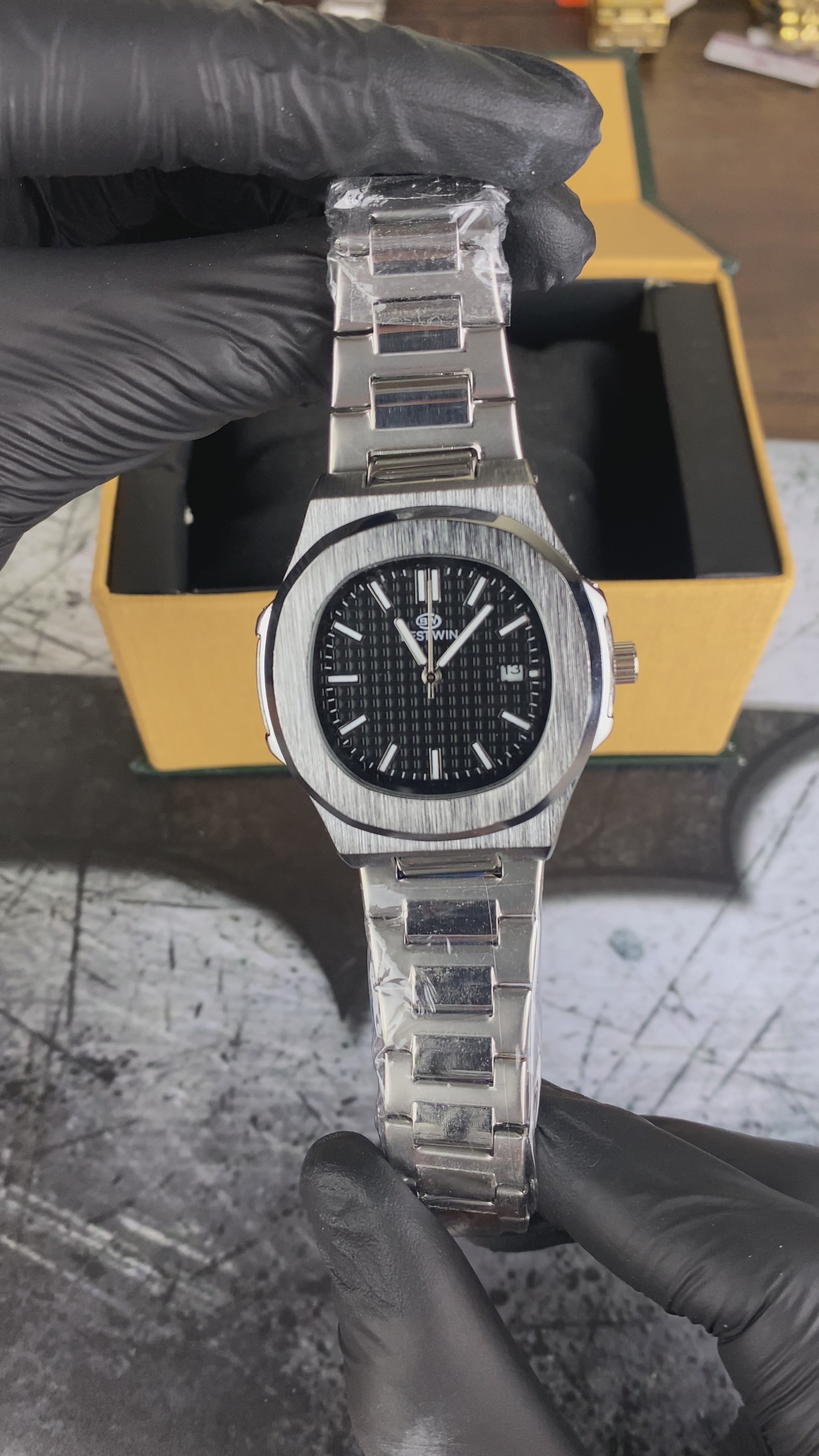 Load video: ⌚ BW BESTWIN CLASSIC STEEL – TEXTURED DIAL EDITION
