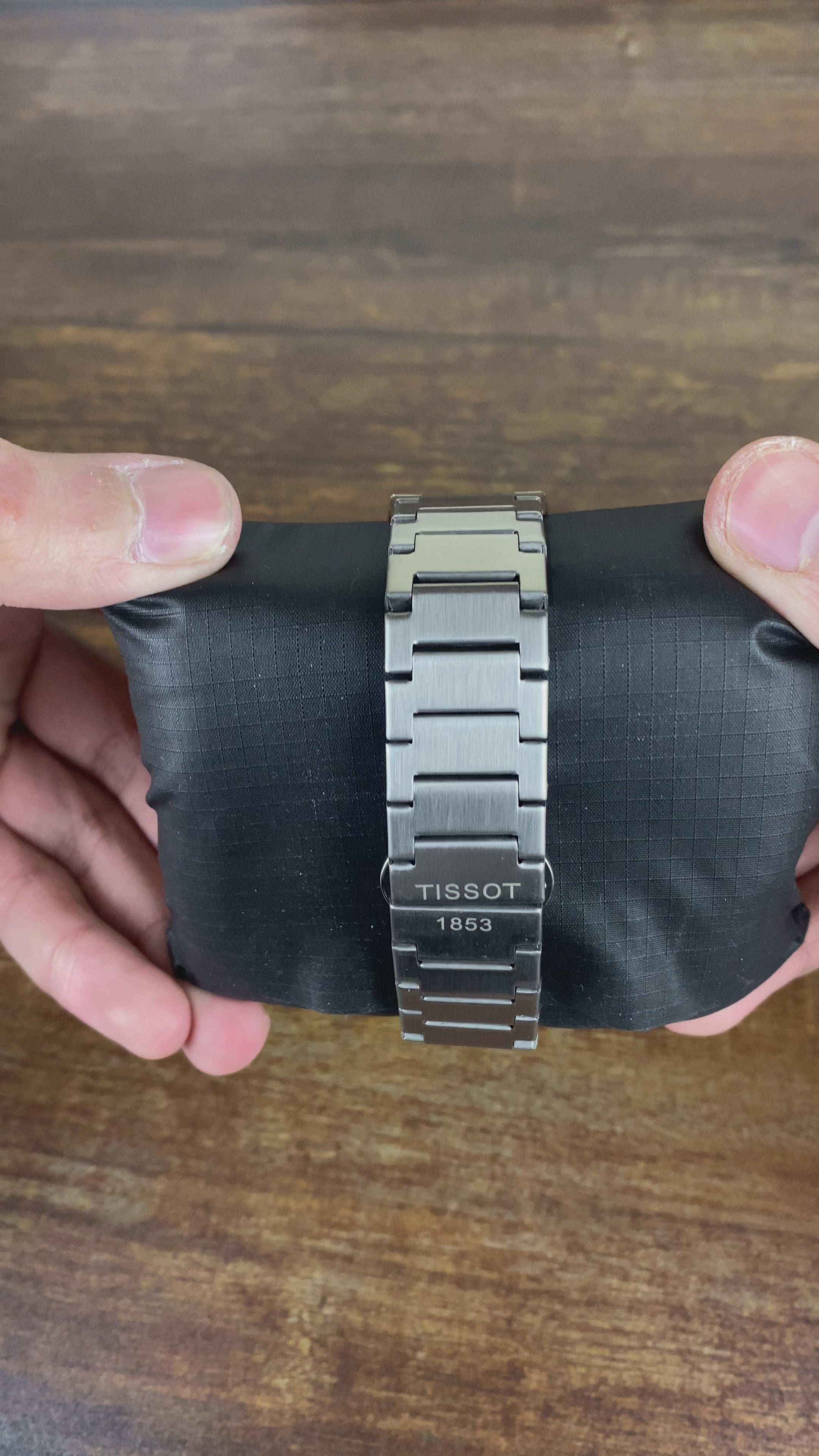 Load video: TISSOT PRX Emerald Green Edition