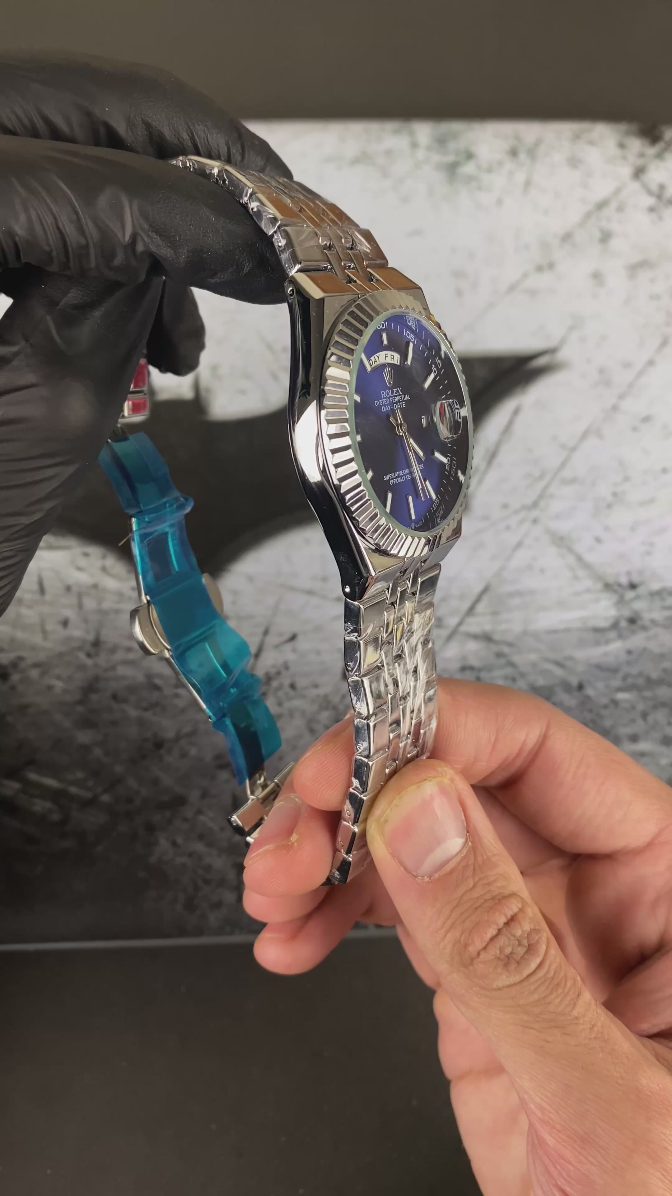 Load video: RLX Day-Date Oyester Smoked (Blue)