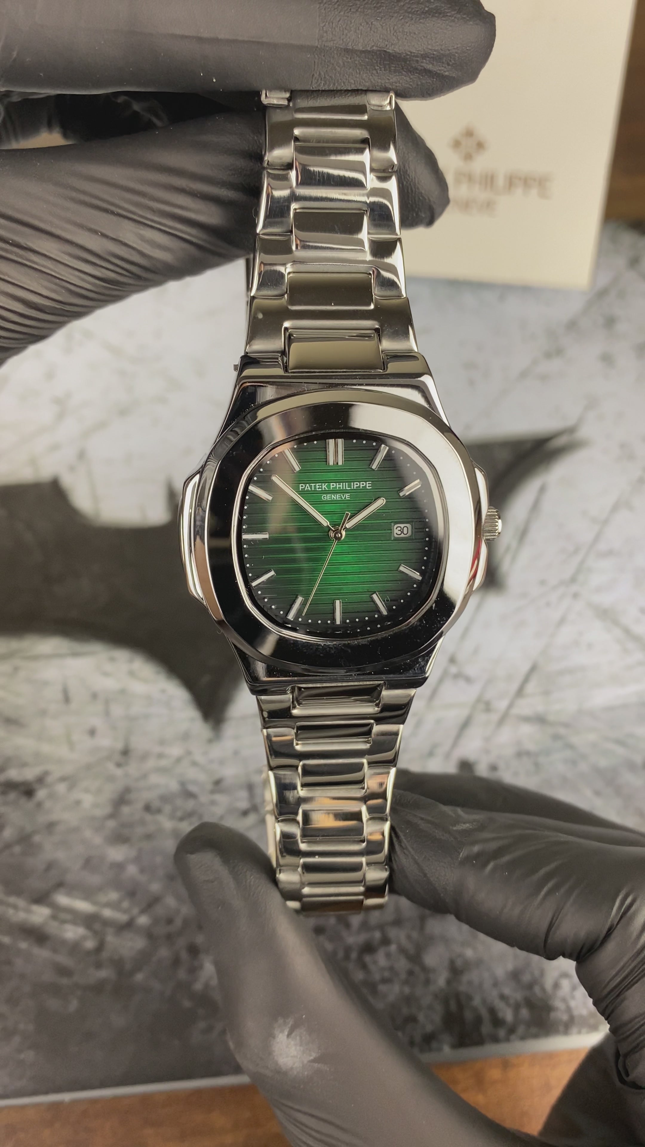 Load video: PP – Emerald Green Horizontal Dial